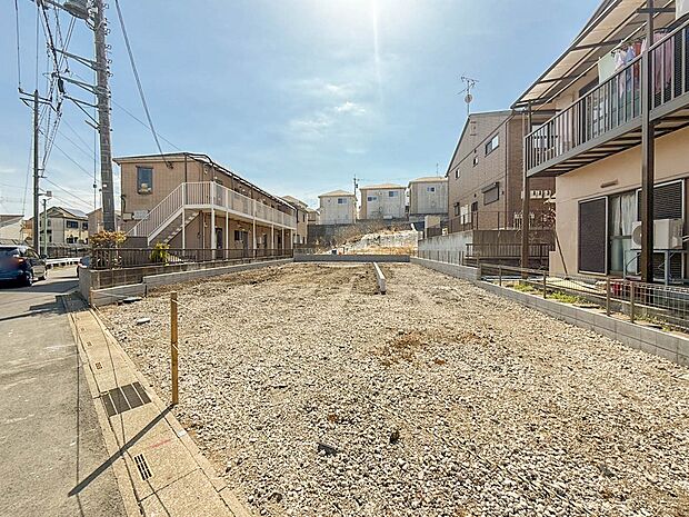 【外観】こちらの物件に少しでもご興味がありましたら、お気軽にお電話下さい。ネット上で「見えない物」「わからない事」でも、実際にご見学いただくことで、手に取るようにおわかりいただけるはずです。…