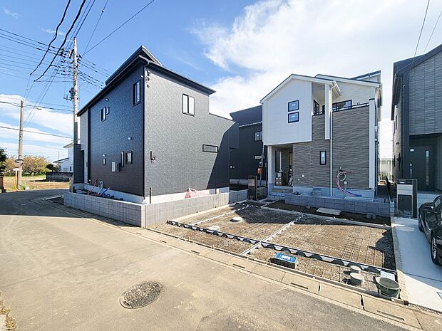 【前面道路4m】車の通行が少ないので、静かな住環境を維持することができます。