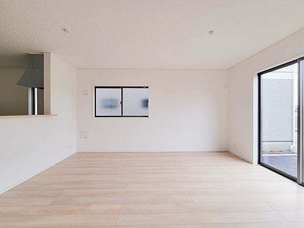 2号棟【LDK15帖】整然とした空間演出、快適な理想の暮らしの実現は家のみの拘りではなく、そこで暮らす方々にとって素敵な環境であることも挙げられると思います。四季折々の変化が奏でる鼓動を楽し…