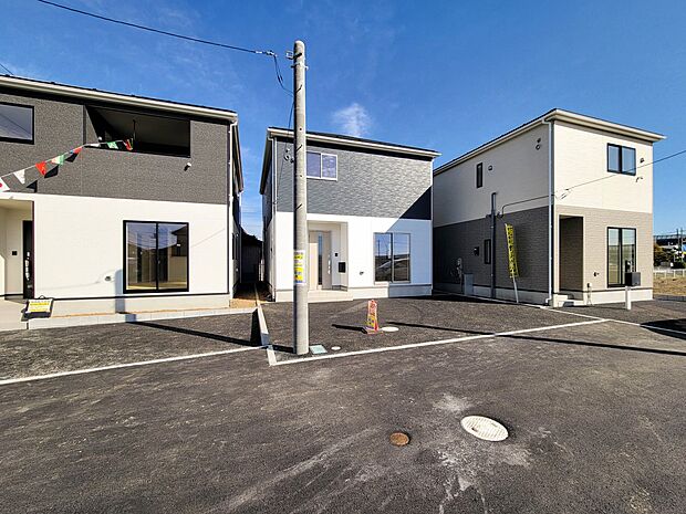 2号棟【前面道路】車の通行が少ないので、静かな住環境を維持することができます。