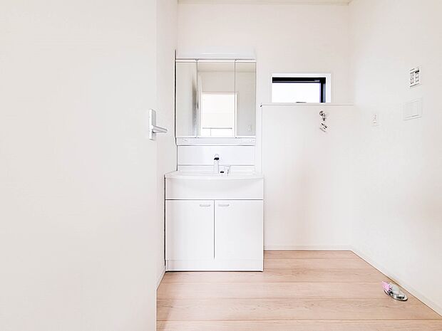 2号棟【ランドリースペース】毎日出る洗濯物を設置するクリーンなスペースです。