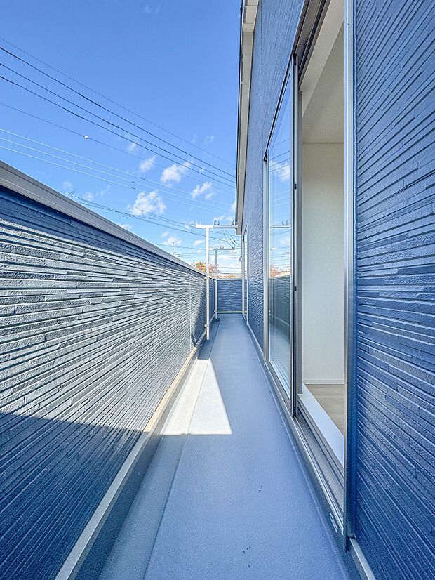 4号棟【バルコニー】バルコニーから差し込む陽光・通風は、住環境・快適性と共に有り続ける貴重な「財産」です。