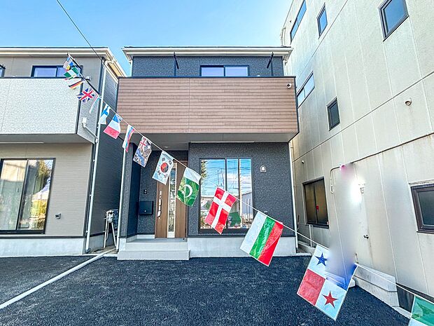 【外観】こちらの物件に少しでもご興味がありましたら、お気軽にお電話下さい。ネット上で「見えない物」「わからない事」でも、実際にご見学いただくことで、手に取るようにおわかりいただけるはずです。…