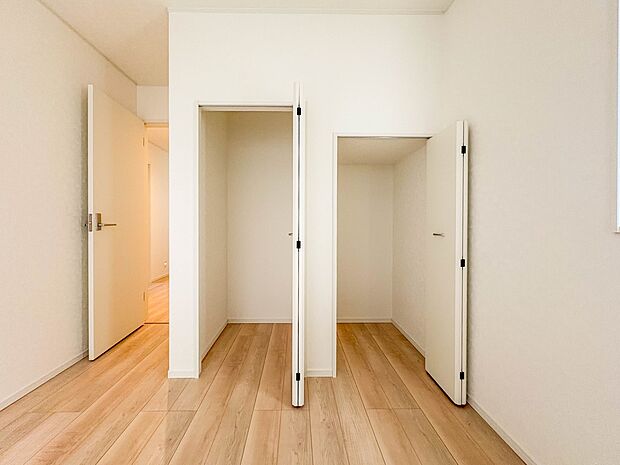 【収納】限られたスペースを有効に活用できる壁面クローゼット。