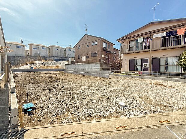 【外観】家族の温かさと陽光の暖かさ、楽しい毎日と明るい未来を予感させる「空間が織り成すひとつ先の住み心地」を演出します。