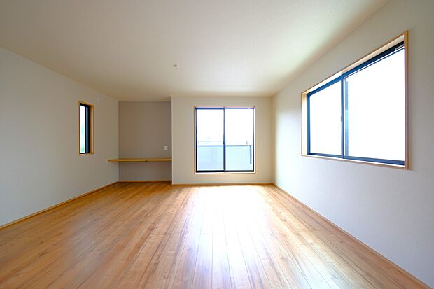 【ＬＤＫ19.25帖】3方位採光・眺望通風も良好なリビング