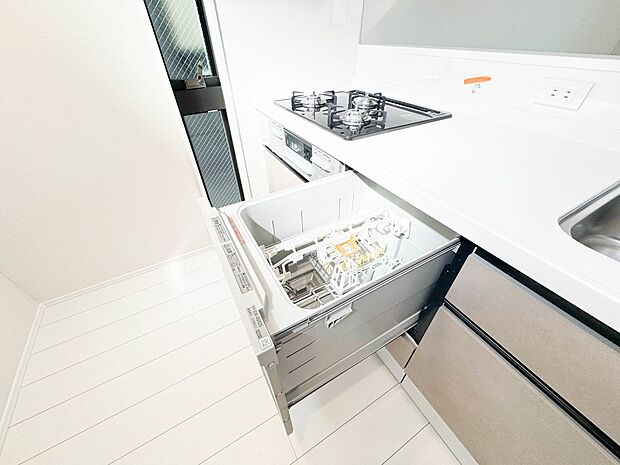 B号棟【ビルトイン食器洗浄乾燥機】食器洗いのわずらわしさから開放してくれる嬉しい設備。