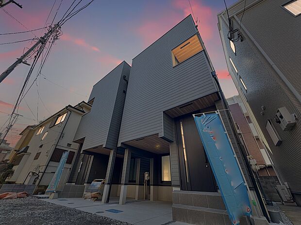 A号棟【前面道路4m】車の通行が少ないので、静かな住環境を維持することができます。