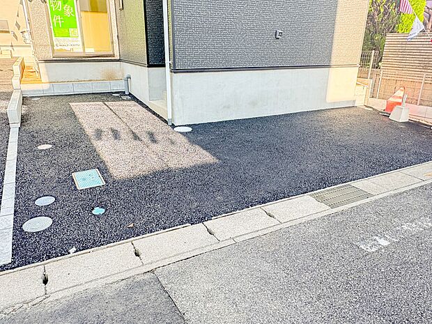 1号棟【駐車場】カースペース2台可/駐輪スペース。広々カースペースです。自転車、バイクなども置き場に困りません。