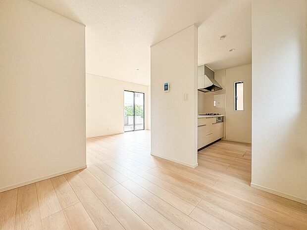 1号棟【LDK15.1帖】ホームパーティーでもゲストと一緒に料理を楽しみながら楽しい時間を過ごせそう。