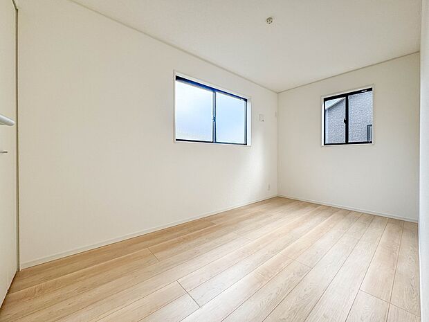 2号棟【寝室5.6帖】充実した生活は伸びやかな居室空間から始まります。快適に・伸びやかに。心の潤いを求める方々へ。