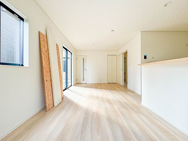 2号棟【LDK14.8帖】ホームパーティーでもゲストと一緒に料理を楽しみながら楽しい時間を過ごせそう。