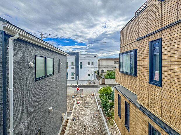 2号棟【眺望】少し優雅に、眺望の良い部屋で新生活をしてみませんか?眺望や窓からの景色が良いと、家で過ごす時間も快適です。