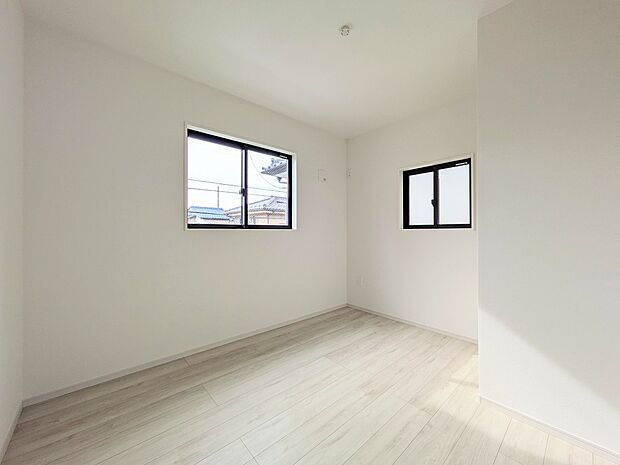 自然光の明るい空間でお子様と遊べます