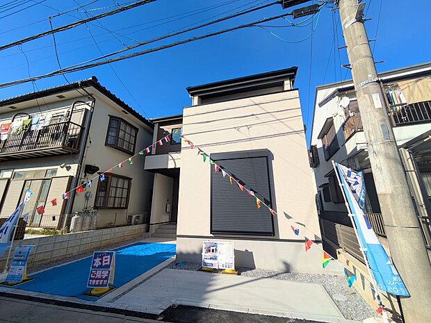 【駐車場】日々の暮らしにマイカーが必要。そんな方は物件の購入条件に駐車場は必須です。通勤に、家族のお迎えに、お買物に、おでかけに、クルマライフを楽しみたい方に。