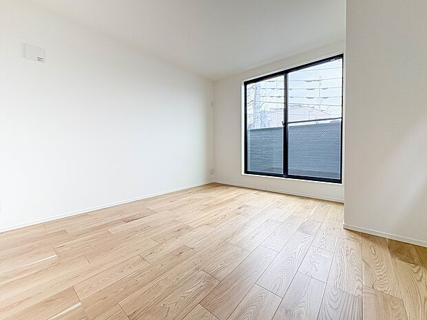 【寝室-6.3帖-】シンプルな内装はおしゃれのポイントです。シンプルは華美より飽きがこないからです。色や模様でおしゃれ感をだす。それがシンプルイズビューティーです。