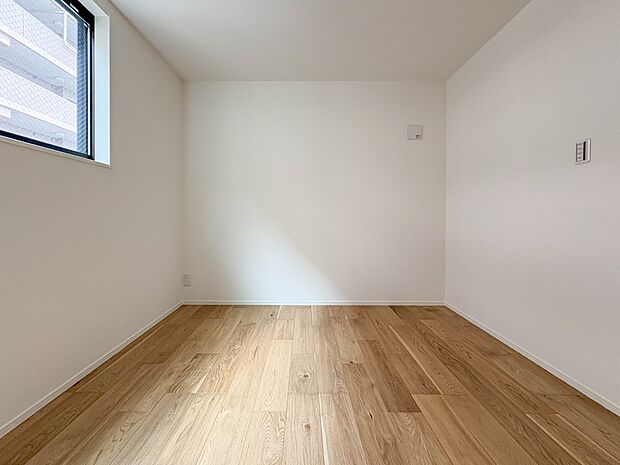 【洋室-4.8帖-】充実した生活は伸びやかな居室空間から始まります。快適に・伸びやかに。心の潤いを求める方々へ。