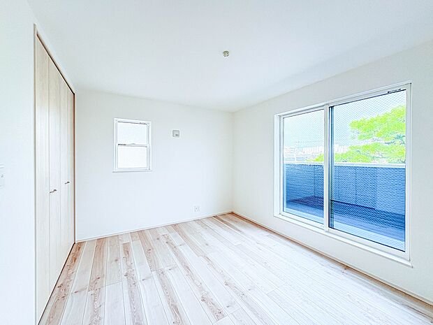 3号棟【洋室7.8帖】充実した生活は伸びやかな居室空間から始まります。快適に・伸びやかに。心の潤いを求める方々へ。