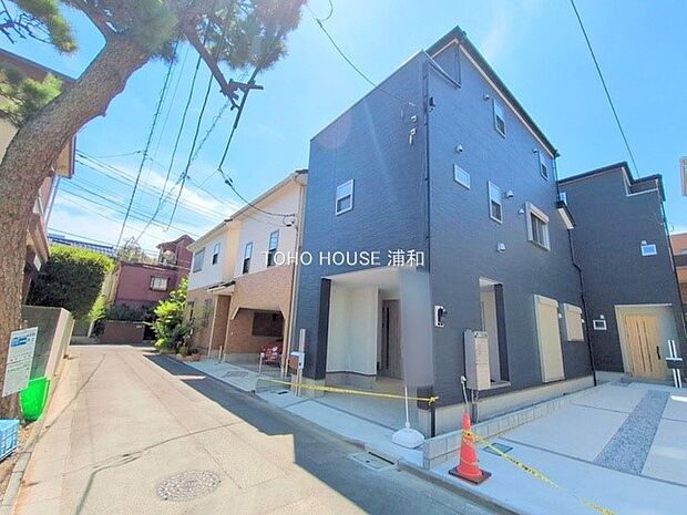 【前面道路4m】車の通行が少ないので、静かな住環境を維持することができます。