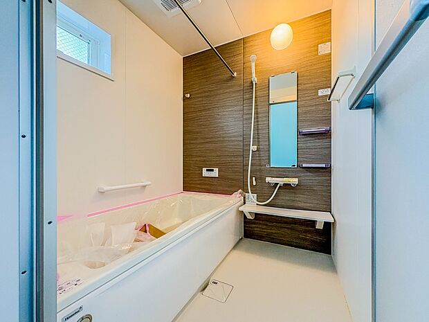 【浴室】一日の疲れを癒してくれるお風呂空間。使いやすさと上質な質感を両立して、単なる習慣から特別な時間に変わるはず。