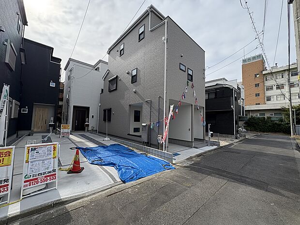 【前面道路4m】車の通行が少ないので、静かな住環境を維持することができます。