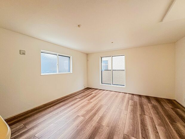 【ダイニングキッチン】会話でホッとコミュニケーションできるリビング。料理でホッとハピネスになるキッチンなど。人をホッとさせる最新設備・仕様を採用しています。