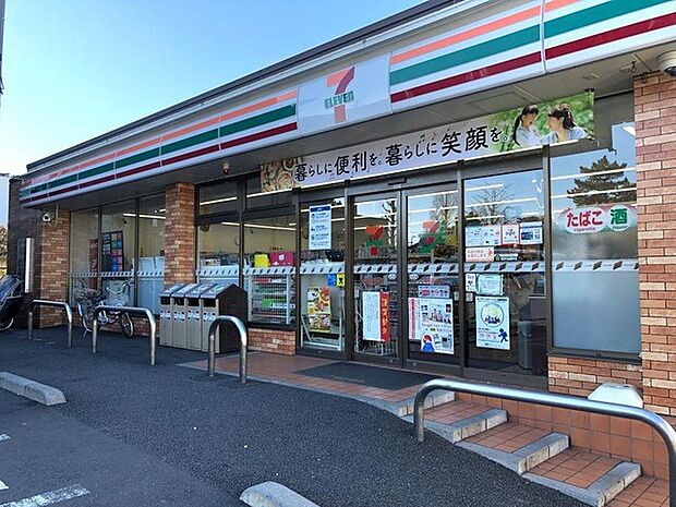 コンビニ 88m セブンイレブン蕨市役所通り店