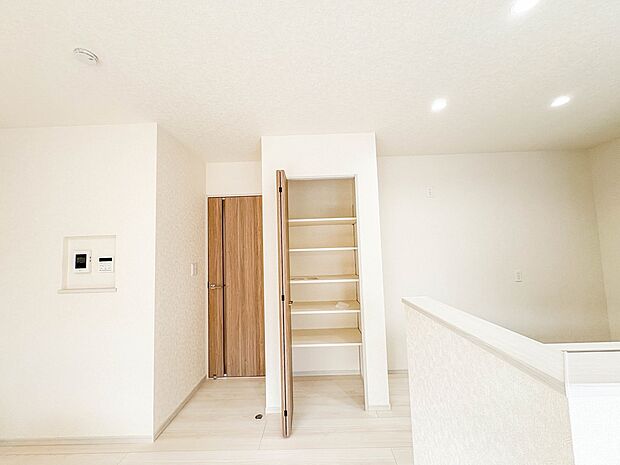 1号棟【収納】各部屋を最大限に広く使って頂ける様、全居住スペースに収納付。プライベートルームはゆったりと快適に。