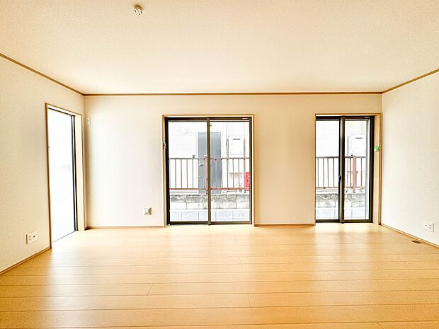 D号棟【LDK18.87帖】忙しい朝でも家族揃って食事をしたいゆとりあるダイニングスペース。