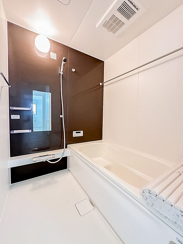 【浴室】一日の疲れを癒してくれるお風呂空間。使いやすさと上質な質感を両立して、単なる習慣から特別な時間に変わるはず。