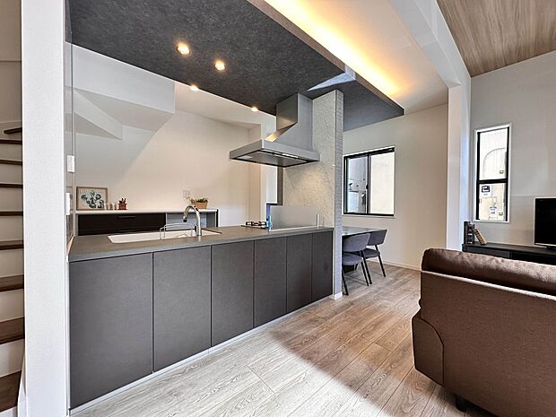 【スカイバルコニーのある家】川口・伊刈-全1棟-