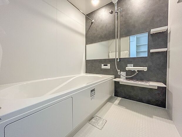 【浴室】一日の疲れを癒してくれるお風呂空間。使いやすさと上質な質感を両立して、単なる習慣から特別な時間に変わるはず。