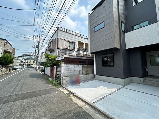 【前面道路】車の通行が少ないので、静かな住環境を維持することができます。