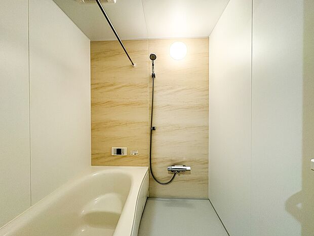 【浴室】一日の疲れを癒してくれるお風呂空間。使いやすさと上質な質感を両立して、単なる習慣から特別な時間に変わるはず。