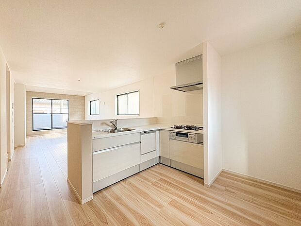 2号棟【キッチン】家事導線の良いL字型システムキッチン