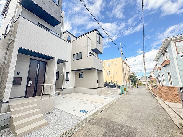 2号棟【前面道路含む現地写真】家の良し悪しだけでなく周辺環境も重要なポイント。