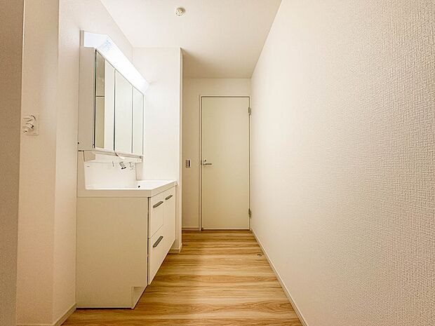 2号棟【脱衣所】十分な広さを保った脱衣所