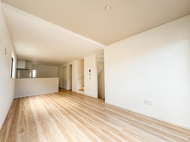 2号棟【LDK】18.9帖の広々空間。