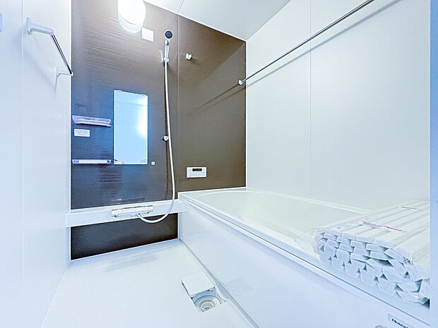 1号棟【浴室】足を伸ばして入ることのできる1坪タイプのユニットバス