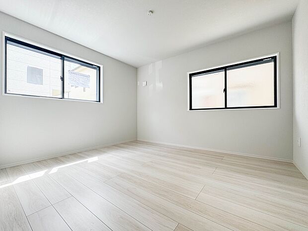 【洋室 8.6帖】充実した生活は伸びやかな居室空間から始まります。快適に・伸びやかに。心の潤いを求める方々へ。