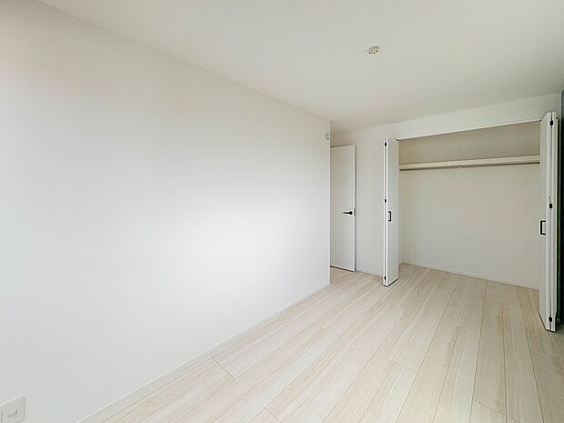 こちらの物件に少しでもご興味がありましたら、お気軽にお電話下さい。ネット上で「見えない物」「わからない事」でも、実際にご見学いただくことで、手に取るようにおわかりいただけるはずです。