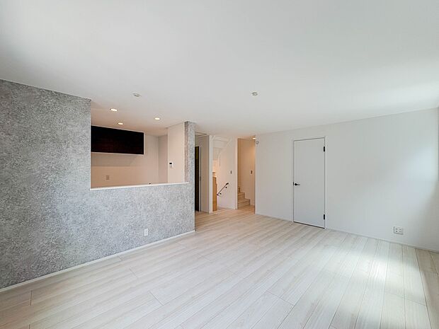 忙しい朝でも家族揃って食事をしたいゆとりあるダイニングスペース。