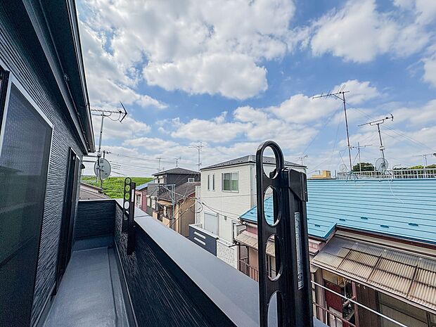 眺望や窓からの景色が良いと、家で過ごす時間も快適です。