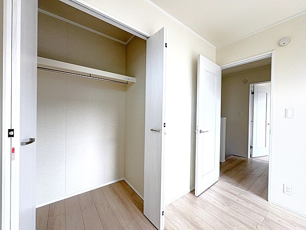【全室クローゼット】全4部屋に完備したクローゼット収納(主寝室大型WIC)
