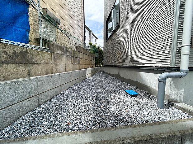 【庭】プランター等をおいてガーデニングが楽しめます。