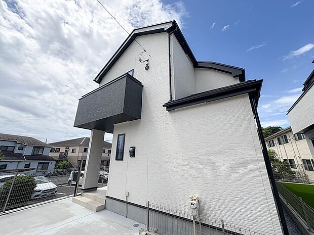 H号棟【外観】こちらの物件に少しでもご興味がありましたら、お気軽にお電話下さい。ネット上で「見えない物」「わからない事」でも、実際にご見学いただくことで、手に取るようにおわかりいただけるはず…