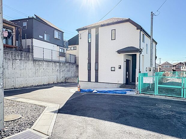 【外観】家は一生のお買物。自分ならではの家族ならではの、家にしたい。書斎を設ける。子どものプレイングルームを設ける。趣味のオーディオルームを設置する。夢を追うオンリーワンの家です。