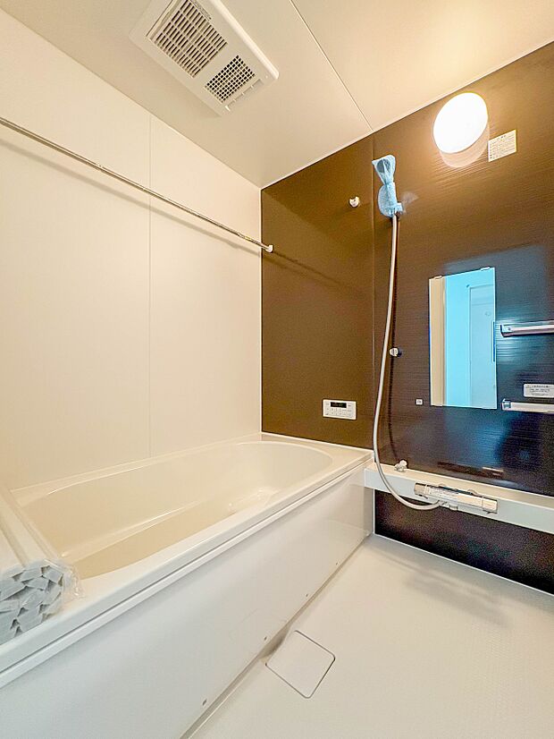 【浴室】一日の疲れを癒してくれるお風呂空間。使いやすさと上質な質感を両立して、単なる習慣から特別な時間に変わるはず。