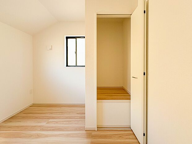 【収納】限られたスペースを有効に活用できる壁面クローゼット。