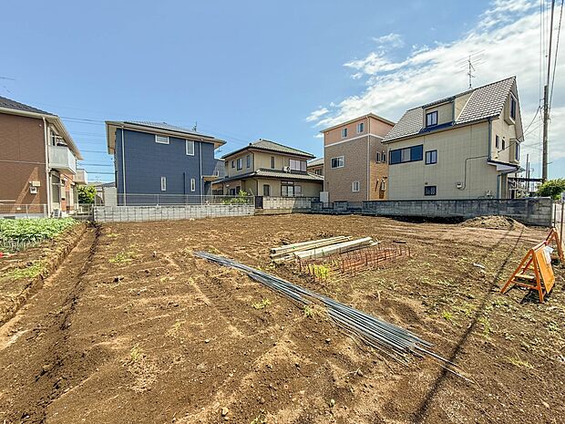 2号棟【外観】家は一生のお買物。自分ならではの家族ならではの、家にしたい。書斎を設ける。子どものプレイングルームを設ける。趣味のオーディオルームを設置する。夢を追うオンリーワンの家です。